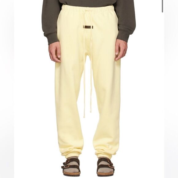 Fear of God Other - FEAR OF GOD ESSENTIALS LOGO SWEAT PANT
CANARY